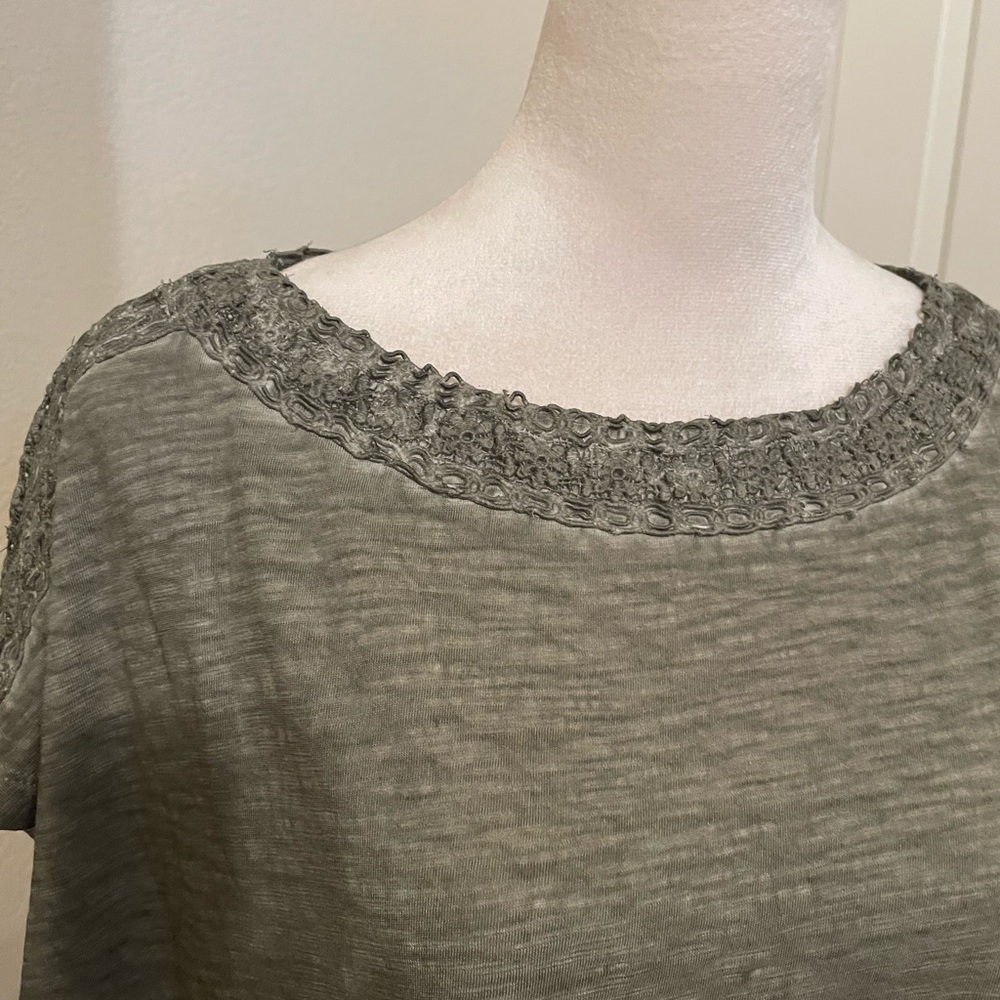 Elegant Chicos Women's Top